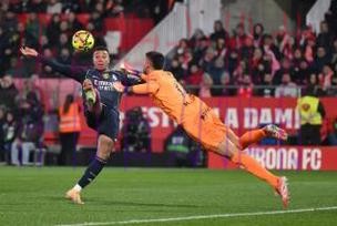 西甲-皇马3-1十人黄潜 维尼修斯双响姆巴佩传射 西甲-皇马3-1十人黄潜 维尼修斯双响姆巴佩传射